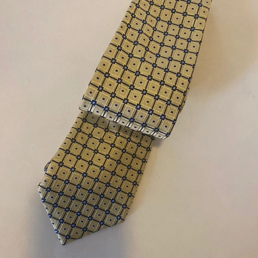 JOS A BANK Yellow Mens 100% Silk Necktie Neck Tie $45 EUC